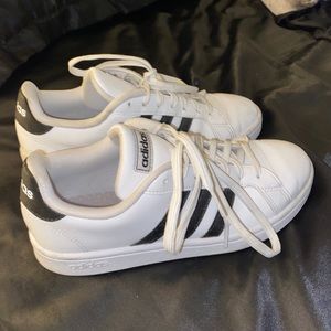 Barely used Adidas superstars size 7